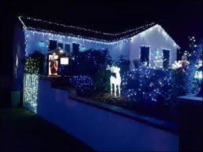 Cette maison est à voir à Bertrimont. Commune Seinomarine, elle se situe en région ...
