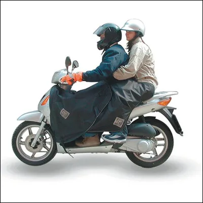 Transporter un passager en scooter réduit :