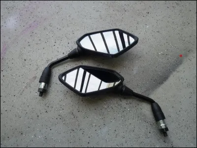 Quel rétroviseur est obligatoire ?