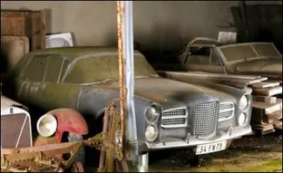 Cette voiture haut de gamme mérite une belle restauration. 
Quelle est cette auto assez rare de nos jours ?