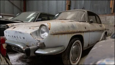 Voici une Caravelle construite comme l'avion dans les années 60. 
Quel était le constructeur ?