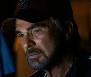 Qui incarne le coach Nate ?