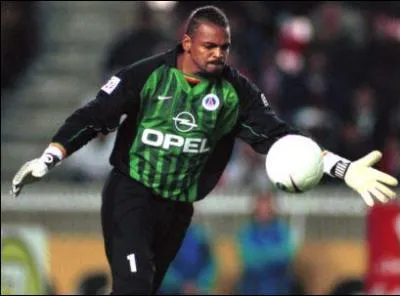 Bernard Lama, gardien de but champion du monde 98, contrl positif au cannabis en 97, a rgal le parc des Princes pendant 7 saisons. Savez-vous o il a fini sa carrire ?