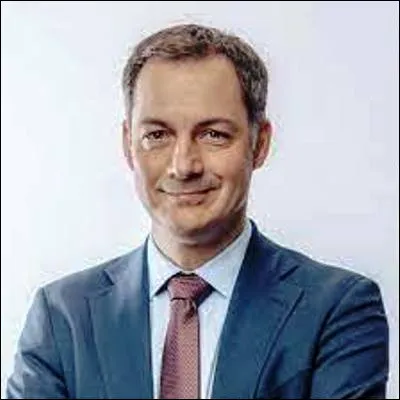 Quel titre porte le chef du gouvernement belge, poste actuellement occup&eacute; par Alexander de Croo ?