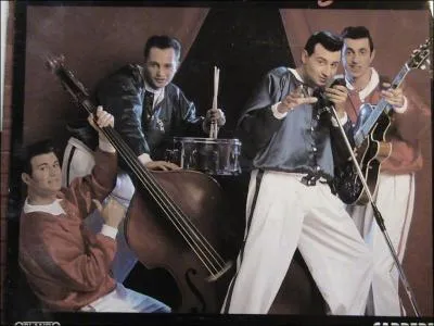 Le groupe ' Les Vagabonds ' a chant ' Jardins d'enfants '