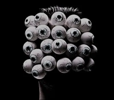 Géant aux cent yeux assigné à la surveillance de la jeune prêtresse Io. Qui est-il ?