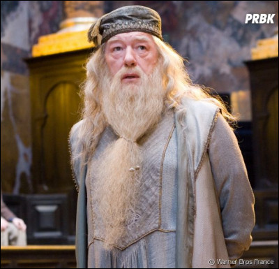 Dans quel film Dumbledore meurt-il ?