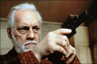 Michel Serrault est un tueur dans...