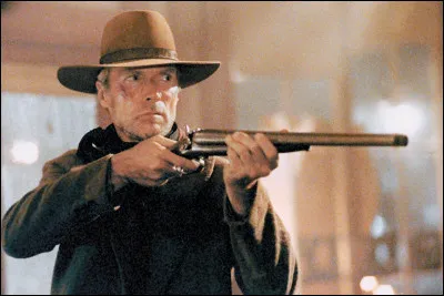 Clint Eastwood est un tueur dans...