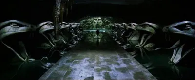 Dans "Harry Potter et les Reliques de la Mort, partie 2", quelles personnes s'embrassent dans la Chambre des secrets après avoir détruit la coupe d'Helga Poufsouffle ?