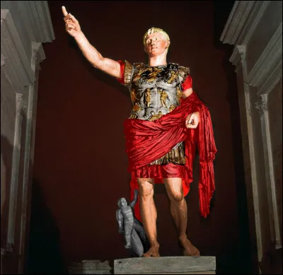 Histoire - Quel est le vrai nom d'Auguste, cet homme qui a réorganisé l'Empire romain à partir de 27 avant J-C ?