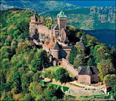 Quel est ce château fort alsacien du XIIe siècle, restauré et remanié de 1901 à 1908 par les Allemands ?