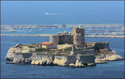 Quel est ce château fort édifié sous les ordres du roi François 1er en 1527 sur un îlot de l'archipel du Frioul, ce fut une prison pendant 400 ans ?