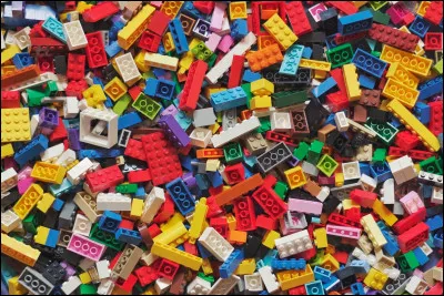 Où ont été inventés les Lego ?