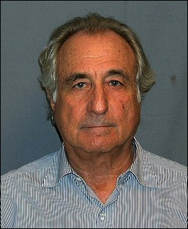 Quel est le prénom de Madoff, cet escroc responsable du détournement de 65 milliards de dollars aux États-Unis mort en détention en avril 2021 ?