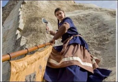 En 1472, dans quelle ville Jeanne Hachette a-t-elle combattu et repoussé les envahisseurs bourguignons ?