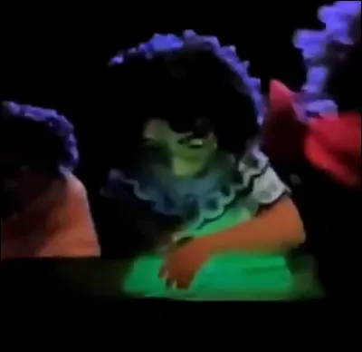 Sur la même vidéo : Que reconstruit-elle ?