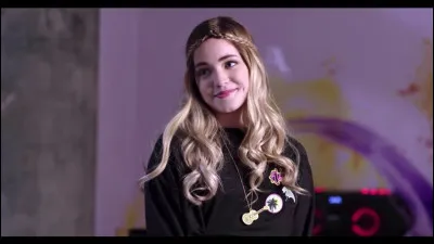 Dans lépisode 5, Mia est-elle invitée à la fête de Lupe ?