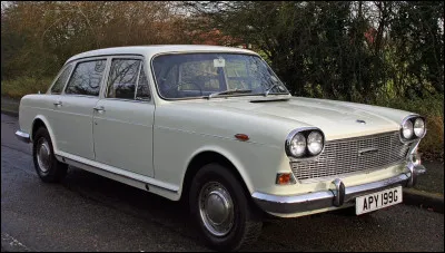 Je ne sais pas comment Renault a pu perdurer en produisant des voitures à la même esthétique sans qu'elle ne coule, contrairement au constructeur de cette auto. Quel modèle est-ce ?