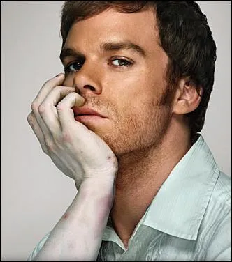Quelle est la particularit du personnage Dexter Morgan de la srie Dexter ?