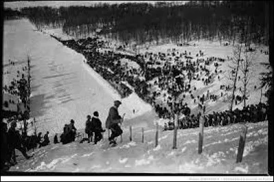 En 1924 ont lieu les premiers Jeux Olympiques d'hiver. Où se sont-ils déroulés ?