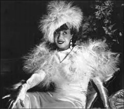 À qui doit-on la chanson "Ça, c'est Paris" en 1926 ?