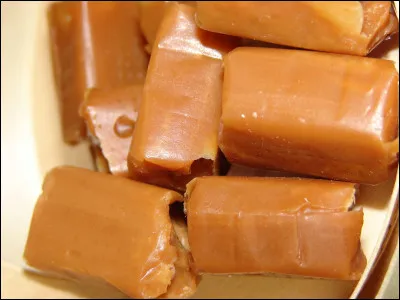 Quelle ville est associ&eacute;e aux caramels ?