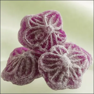 Quelle ville est associ&eacute;e aux violettes ?