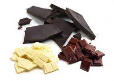 Contrairement aux chocolats noir et au lait, le chocolat blanc ne contient pas de pâte de cacao.