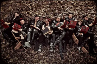 Complétez : 
"Weiß nicht wie's..."