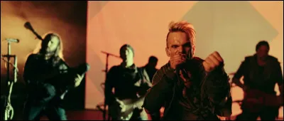 Complétez : 
"Doch wer nie den Ball nach vorne..."