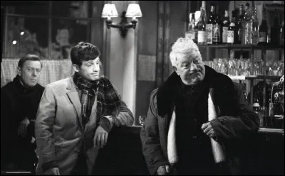Quel cinéaste français a réalisé le film "Un singe en hiver" (1962) avec Jean Gabin et Jean-Paul Belmondo ?