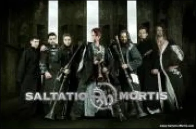 Complétez : 
"Wer rollt für dich den..."