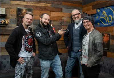 Complétez : 
"Auf meiner Zunge schmecke ich..."