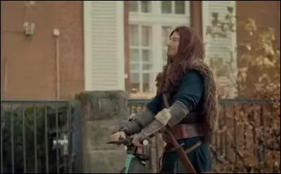 Complétez : 
"Doch das wunderschöne Mägdelein war weit für ihre..."