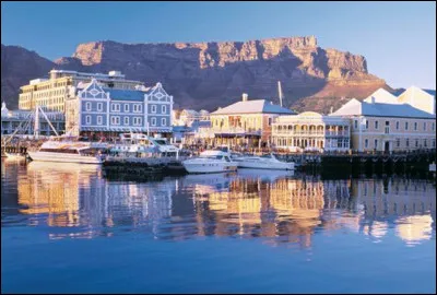 Quelle est la ville la plus peupl&eacute;e d'Afrique du Sud avec 439 700 habitants ?