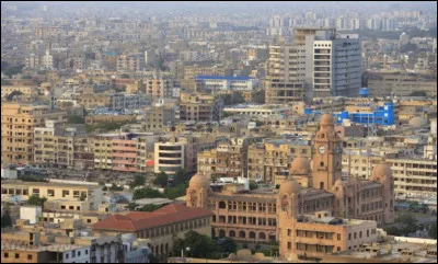Quelle est la ville la plus peupl&eacute;e du Pakistan avec 14 910 000 habitants ?