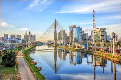 Quel est le ville la plus peupl&eacute;e du Br&eacute;sil avec 12 337 000 habitants ?