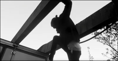 Complétez : 
"Wenn ich geh, dann mit Mittelfinger hoch, Mittelfinger..."