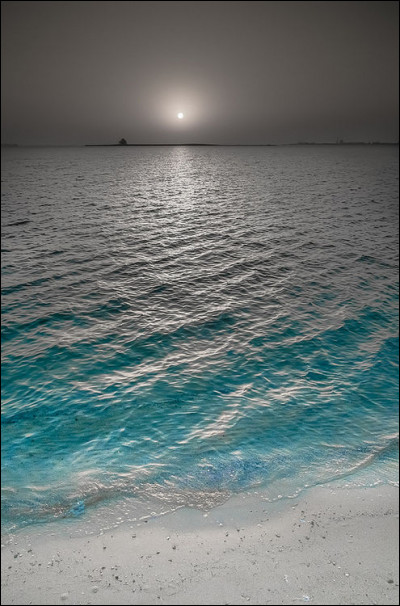 Comment appelle-t-on une mer sans vague, et très calme ?