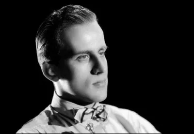 Qui est cet écrivain, poète, parolier, chanteur,auteur de cette citation : ''Le travail est l'opium du peuple et je ne veux pas mourir drogué''.