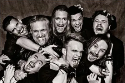 Complétez : 
"Stirbt auf des Turmes..."