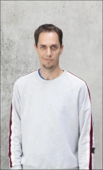 Qui est cet artiste ?