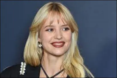 Quel est le titre du deuxième album studio de la chanteuse belge Angèle paru en 2021 ?