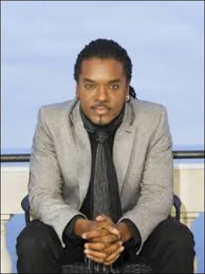 De quel pays est originaire l'humoriste Anthony Kavanagh ?