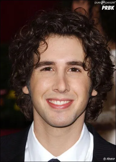 Quelle est la nationalité des parents de Josh Groban ?