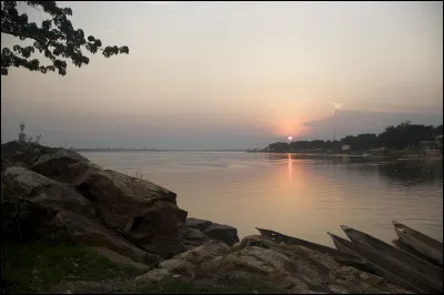 Il y a un type de reliefs qui a donné son nom à la capitale de la République centrafricaine Bangui, lequel ?