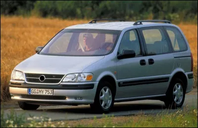 Un proverbe latin dit "pour ceux qui viennent tard, les os !". Arrivé après les Espace, Evasion, Galaxy et Sharan, ce monospace s'est effectivement contenté des miettes du marché. Comment s'appelle-t-il ?