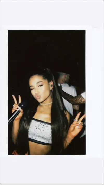 L'artiste avec lequel elle a le plus collaboré est :