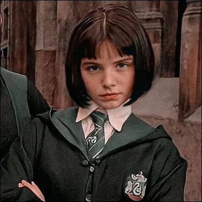 Le 1er mai 1998, la veille de la bataille de Poudlard, que tente Pansy Parkinson ?